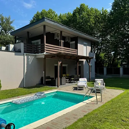 Ferienhaus Luxury With Pool *
